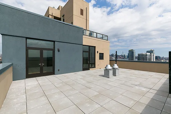 Rented by Nooklyn NYC LLC | media 153