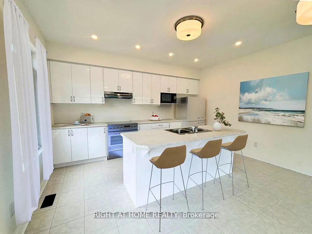4 bed, $3,250 — Photo 4