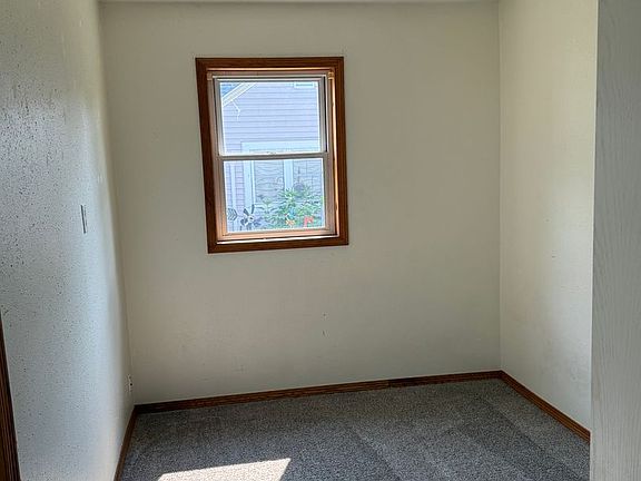 5th image of 205 E Park St