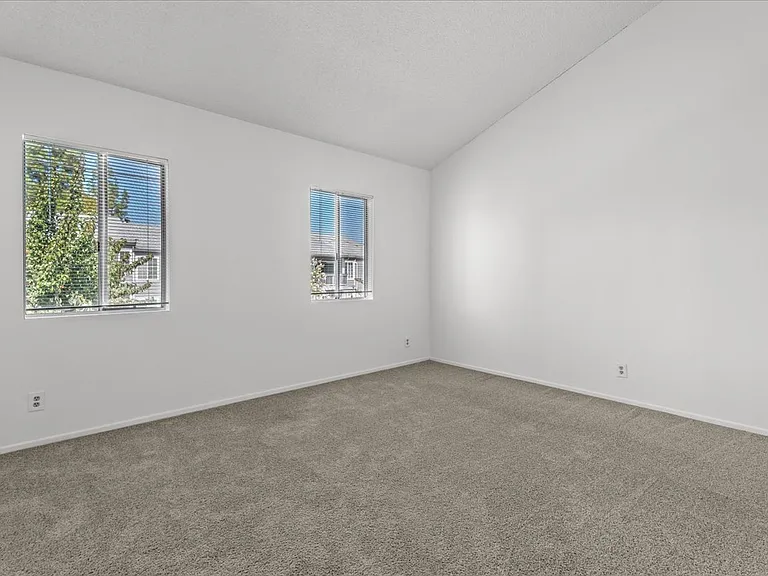 9660 Sepulveda Blvd #10 — Photo 17
