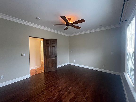 5th image of 824 York St APT 3