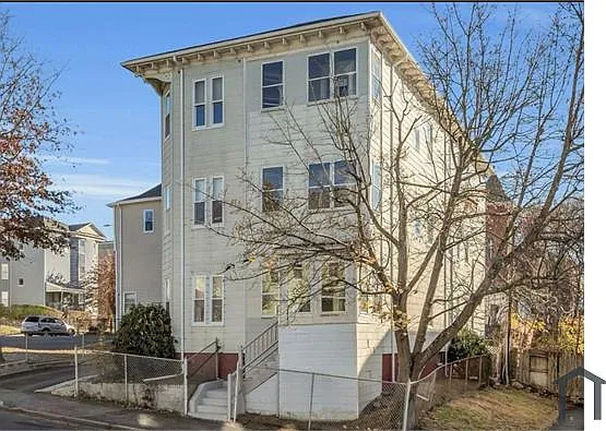 5 bed, 1450 sqft, $2,500 — Photo 1