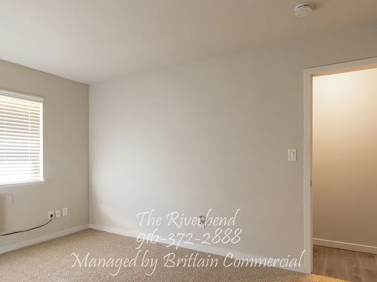 Riverbend Apartments — Photo 40