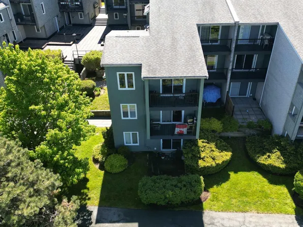 5881 Gainsborough Pl, Halifax, NS B3K 5R6