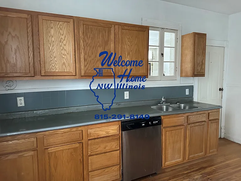 512 Chicago Ave — Photo 11