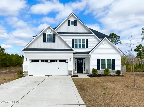 430 Anchor Hitch Court, Sneads Ferry, NC 28460