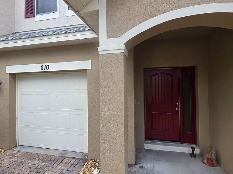 810 Callista Cay Loop — Photo 3