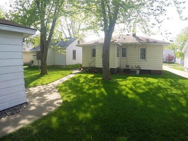 1st image of 230 26th Ave N