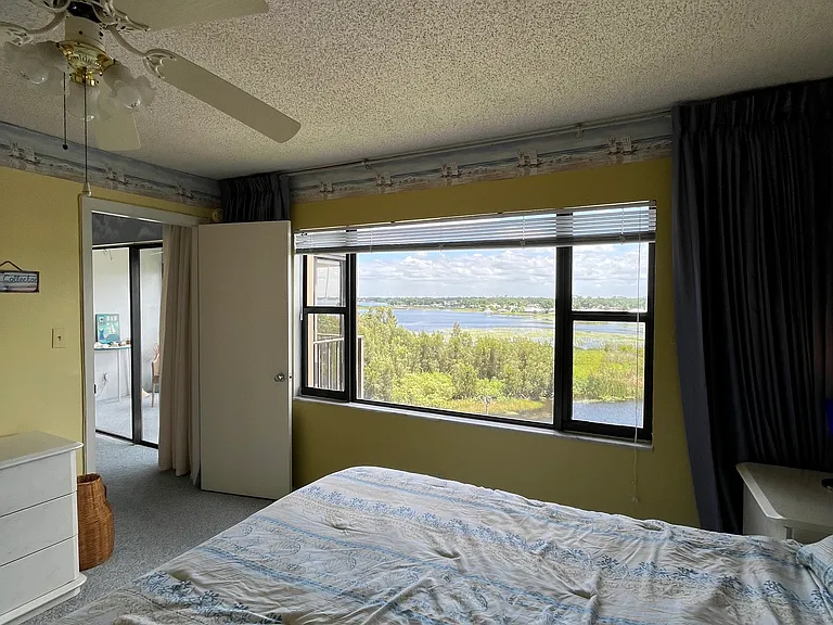 Imagine waking up to this view!