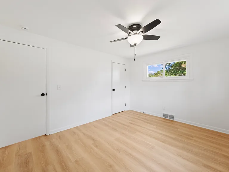 Valley View Dr — Photo 12