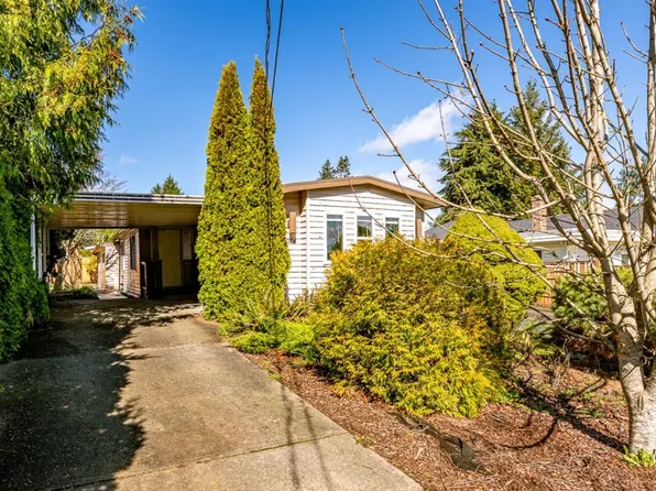 2074 6th St E, Courtenay, BC V9N 7L8