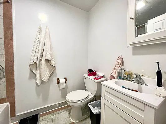 5th image of 156 Orchard St APT 2F