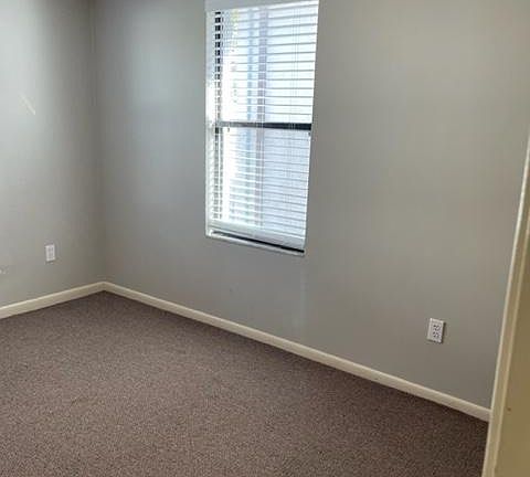 4th image of 8 Grant St