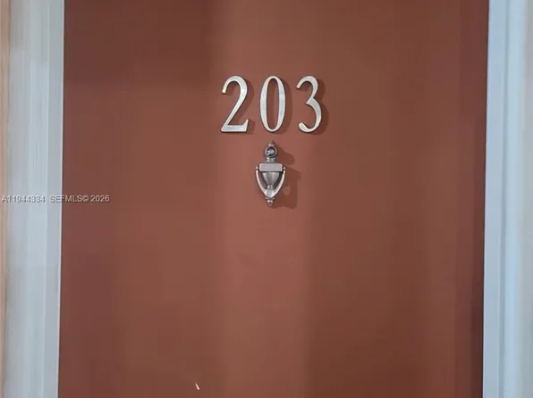 5350 W 21st Ct APT 203, Hialeah, FL 33016