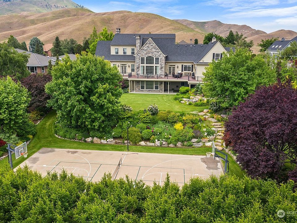 2017 Broadview N, Wenatchee, WA 98801 MLS NWM1968711 Zillow