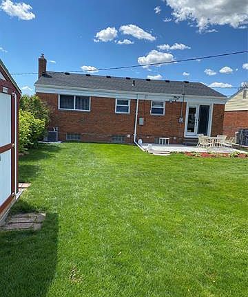 4th image of 30816 Cooley Blvd