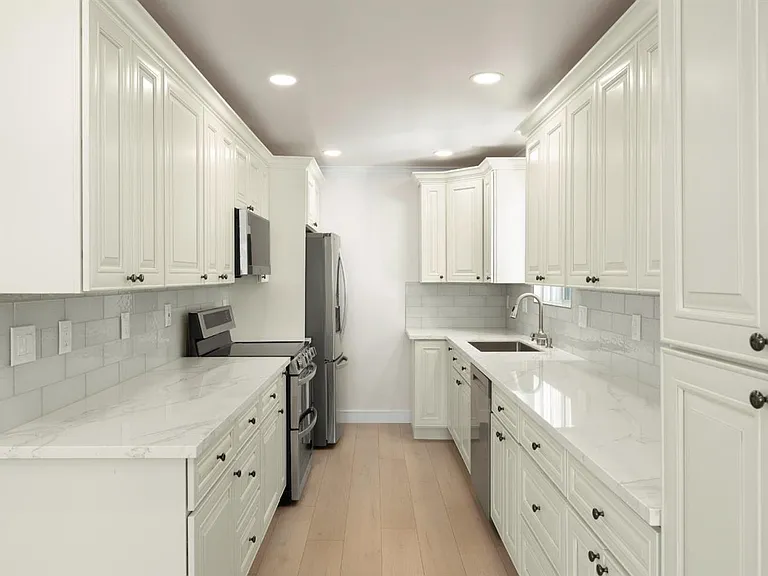 6120 Friendly Ct — Photo 5