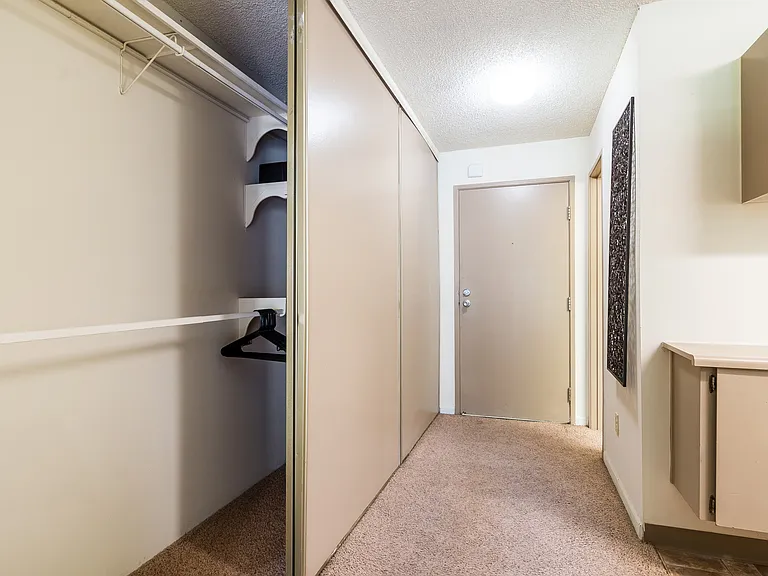 6565 W Foxridge Dr — Photo 36