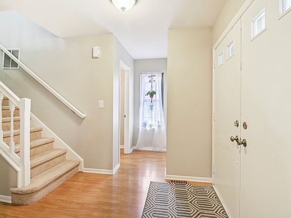 3rd image of 651 Dixon Ct
