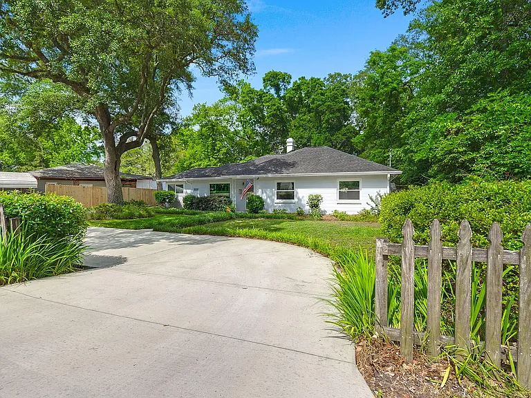 672 W Oak Forest Dr — Photo 2