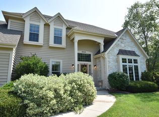 10420 N Burning Bush Ln, Mequon, WI 53092