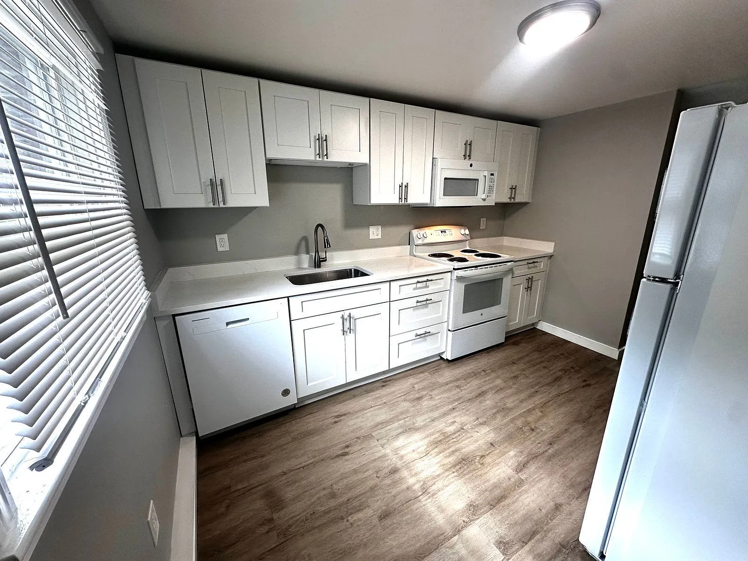 2 bed, 1.0 bath, $1,995 — Photo 3