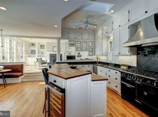 312 Rucker Pl, Alexandria, VA 22301