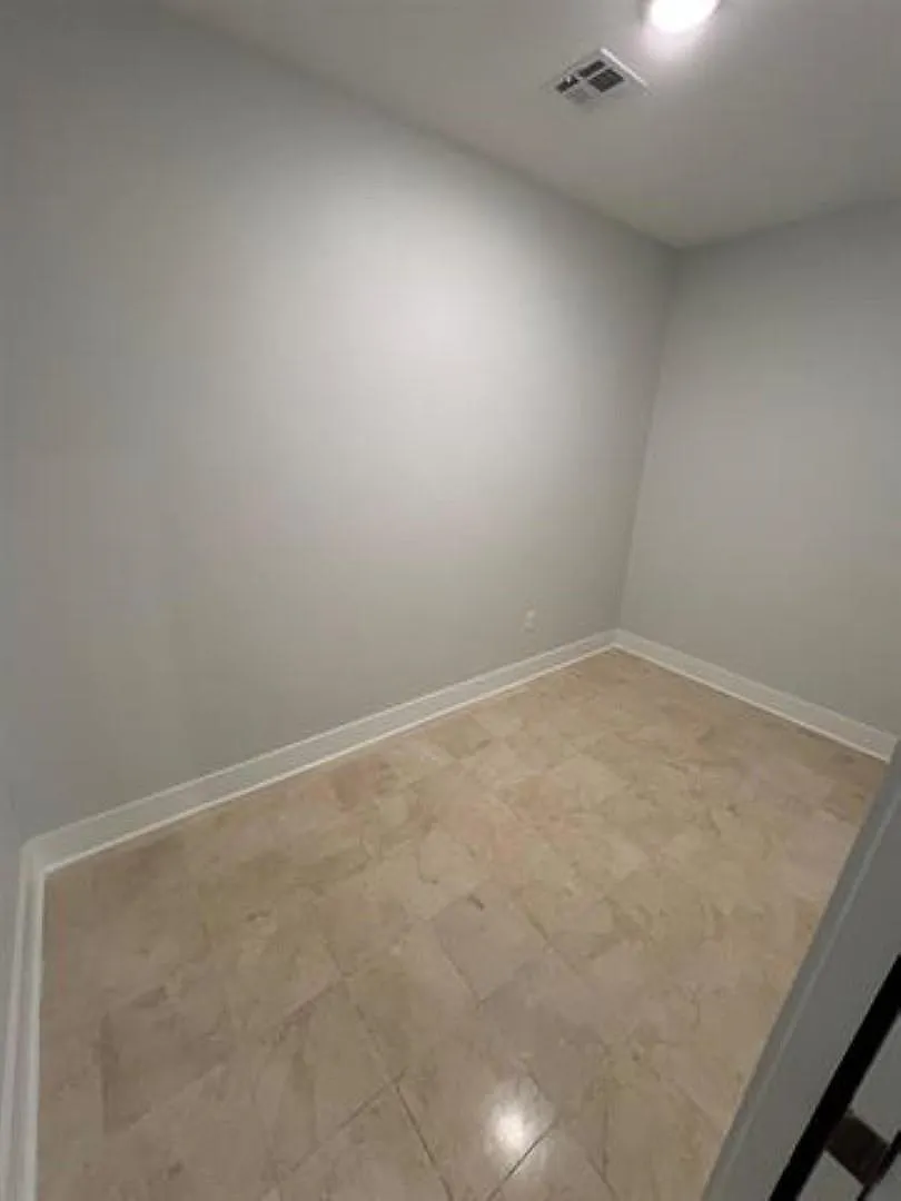 4 bed, 2000 sqft, $3,500 — Photo 4