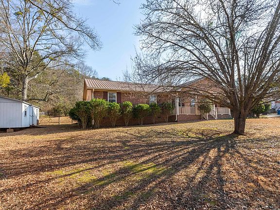3rd image of 302 Macon Dr SE