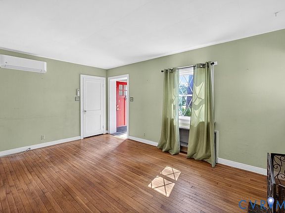 5th image of 2502 Pine Grove Dr
