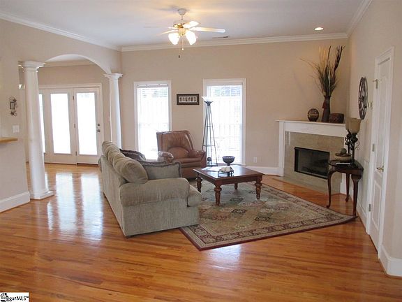 4th image of 107 Bouchillion Dr
