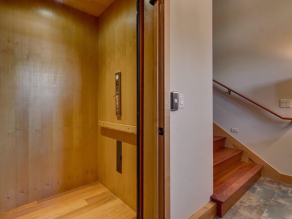 3rd image of 1401 Bear Mountain Ct