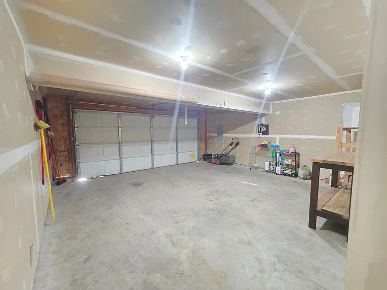 4615 E 13th Ave — Photo 20