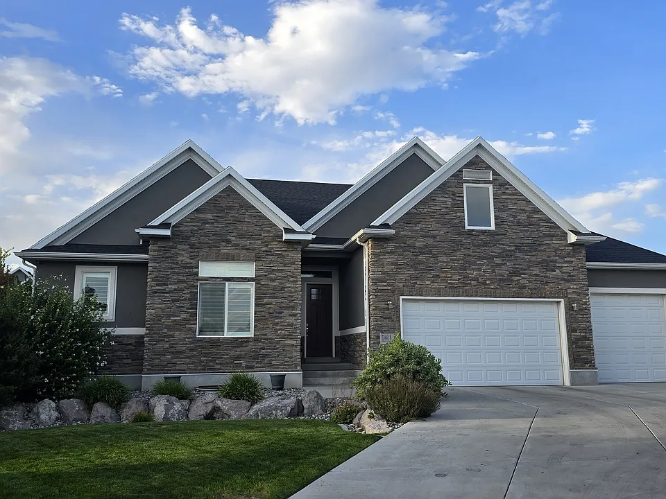 11661 S Misty Creek Pl