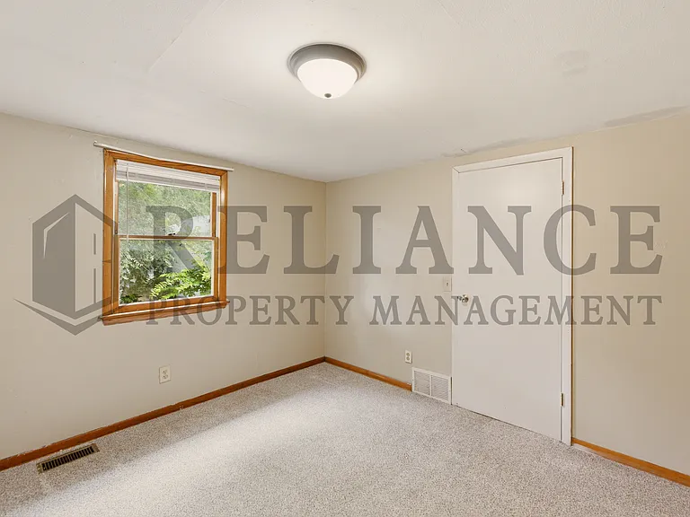 1028 W Munnell Ave — Photo 18