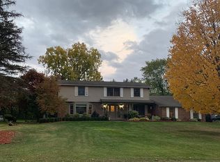 1883 Spring Grove Rd, Bloomfield Hills, MI 48304