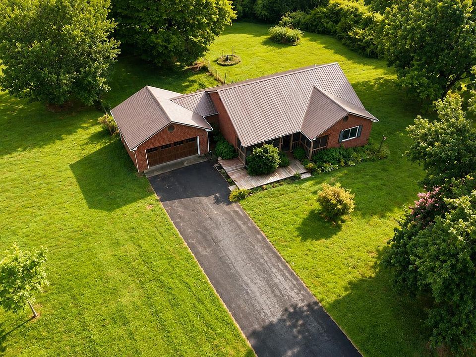 1st image of 394 Bluffview Dr
