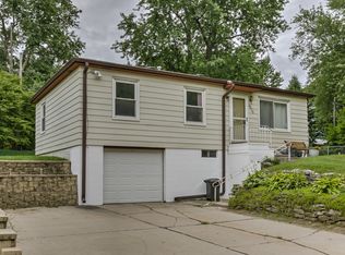 2205 Olive St, Bellevue, NE 68147