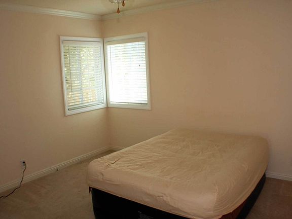 5th image of 5511 W 77th St