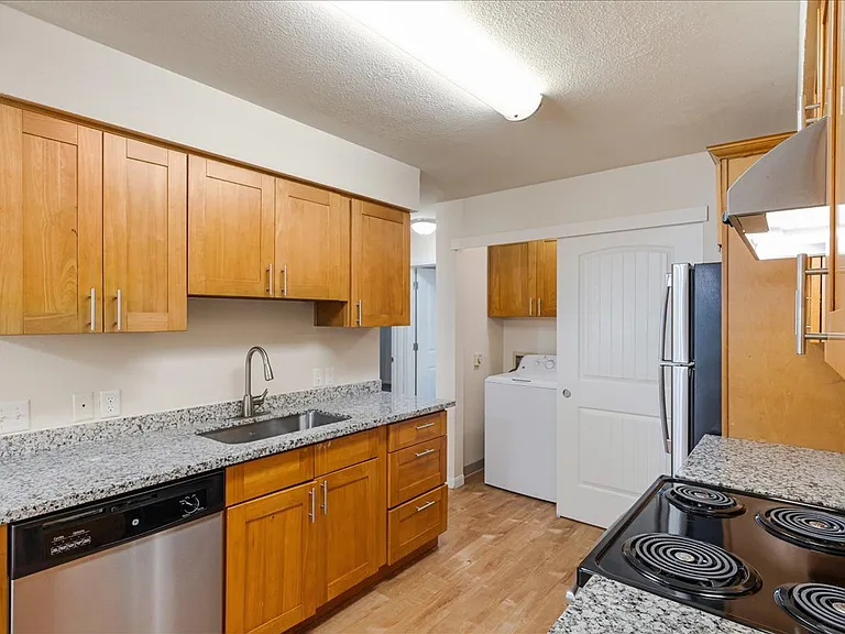 Cascade Woods Apartments — Photo 12