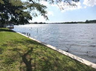 3865 S Lake Dr, Boynton Beach, FL 33435