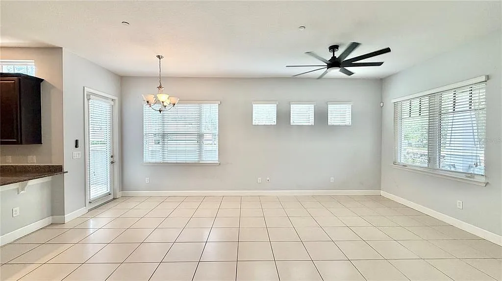 4 bed, 2.5 bath, 1811 sqft, $3,350 — Photo 4