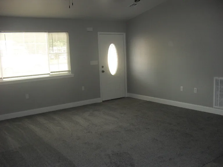 801 W Spruce Ave — Photo 6