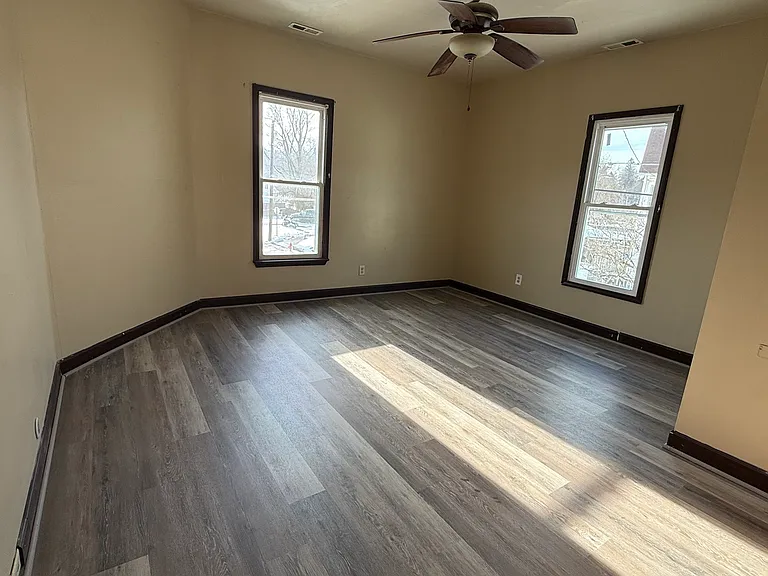 319 Clay St — Photo 14