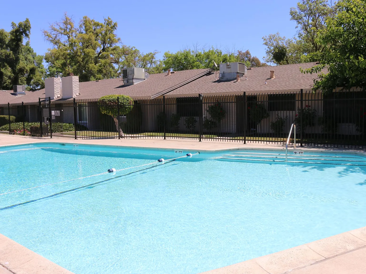 3 bed, 1500 sqft, $2,200 — Photo 4
