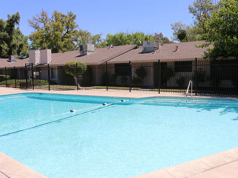 617 W Granger Ave #27 — Photo 4
