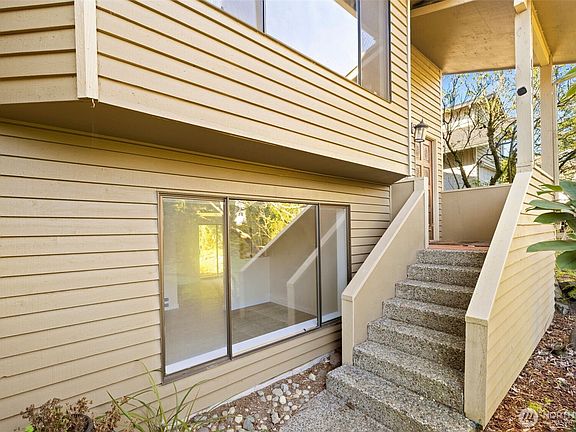 5th image of 917 N 100th Street