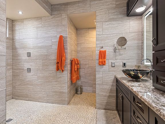 4th image of 69-1035 Keana Pl #332
