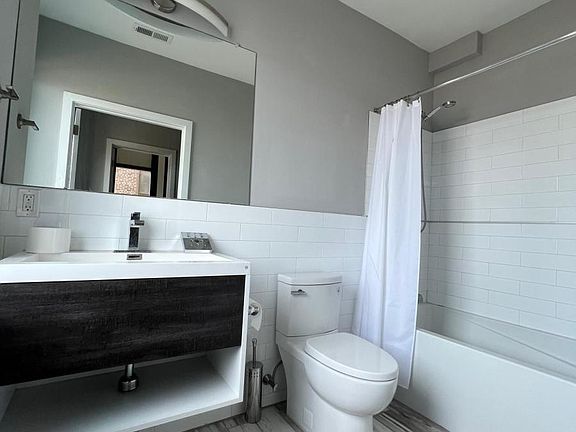 4th image of 1507 S 17th St #115A