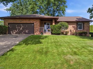 4988 Patricia Dr, Akron, OH 44319